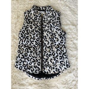 Crown & Ivy Women's Leopard Print Quilted Puffer Vest‎ - Stylish & Cozy